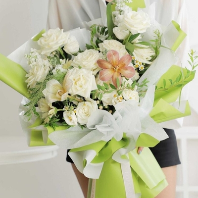 কেনা কাস্টমাইজড সাইজ ফ্লোরাল র‍্যাপিং পেপার 58*58cm প্লাস্টিক ফিল্ম ফ্লোরিস্ট প্যাকিং এর জন্য online manufacture