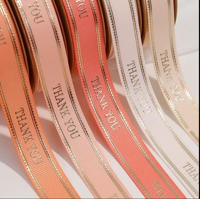 ভালো দাম 17X17X3 সেমি প্যাকেজ আকার কাস্টমাইজড প্যাকেজিংয়ের জন্য সজ্জিত সোনার ফয়েল ব্র্যান্ডেড রিবন অনলাইন