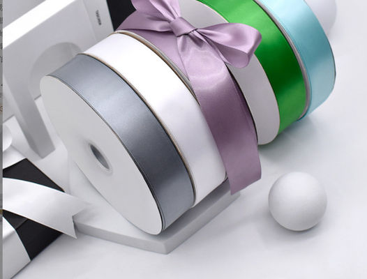 কেনা 3 সেমি এনক্রিপ্ট করা একপাশের পলিস্টার রিবন, ছাড়যুক্ত ফুলের রিবন, চুলের আনুষাঙ্গিক, কেক রিবন, প্যাকেজিং এবং বাঁধাই অনলাইনে উৎপাদন
