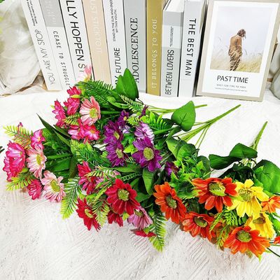 কেনা অভ্যন্তরীণ এবং বহিরাগত প্রসাধনের জন্য সিমুলেটেড কামোমিলে, ছোট মার্জিনি এবং ক্রাইসেন্থেমাম অনলাইনে উৎপাদন