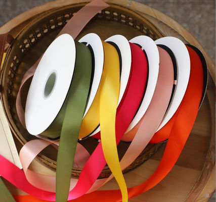 কেনা উচ্চ ঘনত্ব সলিড রঙ একপাশের পলিস্টার রিবন 2.5 সেমি কেক সজ্জা রিবন ফুল প্যাকেজিং রিবন রিবন অনলাইনে উৎপাদন