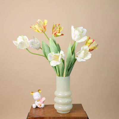 ভালো দাম বাস্তবসম্মত হস্তনির্মিত টিউলিপ সিমুলেশন ফুল বনসাই হোম ডেকোরেশন এবং বিবাহের ফটোগ্রাফি জন্য একাধিক রঙের প্রোপার্টি অনলাইন