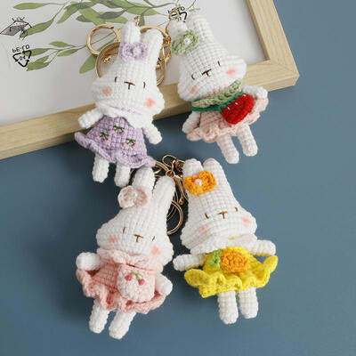 ভালো দাম Handmade Knitted Rabbit Keychain Cute Wool Knitted Flowered Rabbit Doll Handcrafted Exquisite Decorative Item অনলাইন